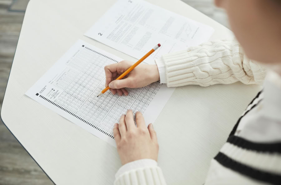TOEFL чи IELTS: який тест легше скласти українцям